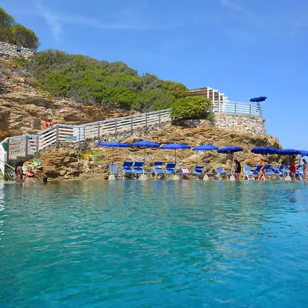 Locazione Turistica Capo D'Arco-1 *